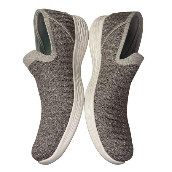 Skechers you define devotion slip on yoga mat Taupe shimmer sneakers womens 7 - Picture 5 of 11